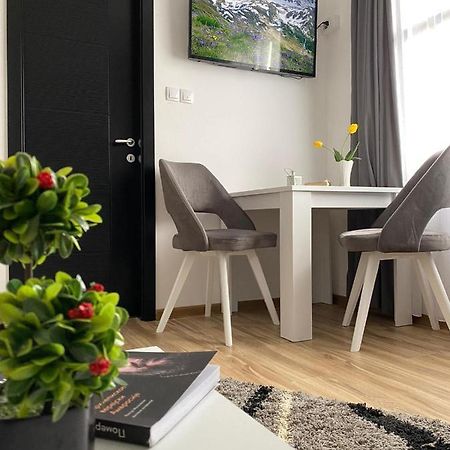 مبيت وإفطار Restoran,,Vuk,, Trsic المظهر الخارجي الصورة