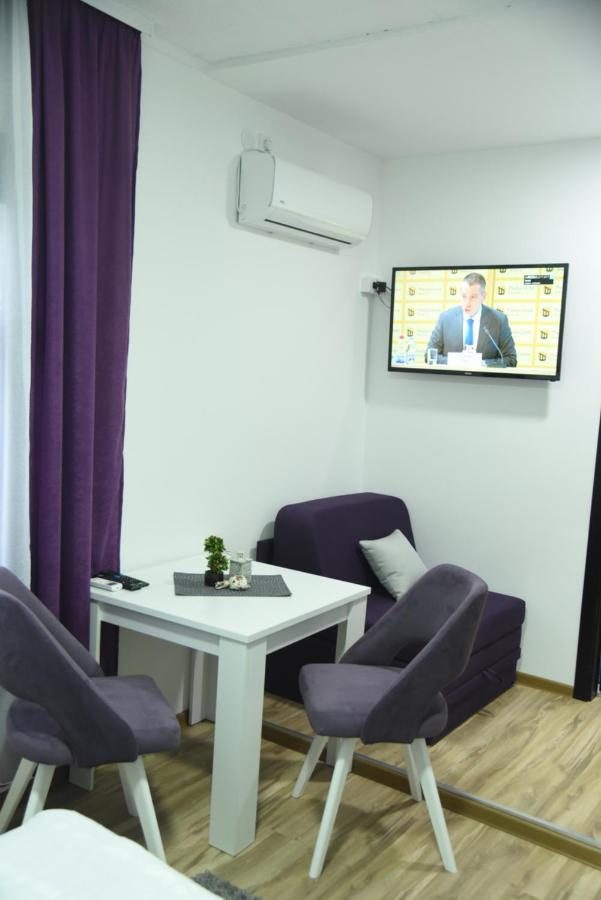 مبيت وإفطار Restoran,,Vuk,, Trsic المظهر الخارجي الصورة